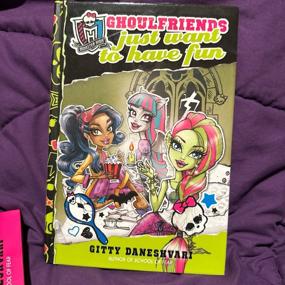 monster high books 1-4 bundle. excellent quality😻 - Picture 3 of 6
